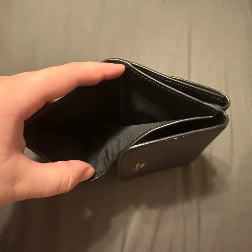 Vintage Coach Trifold Wallet - Picture 5 of 5